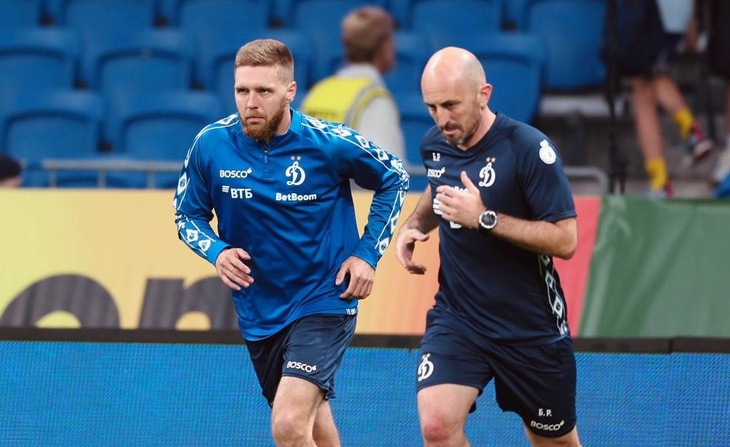 Иван Сергеев (слева)