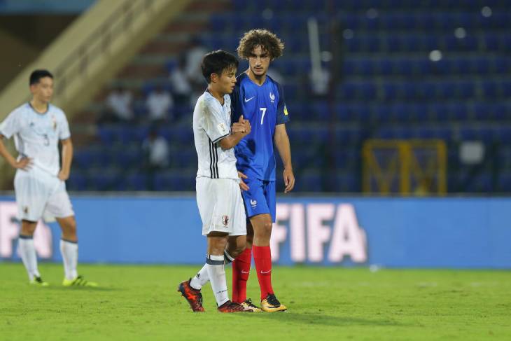 Ясин Адли (справа)