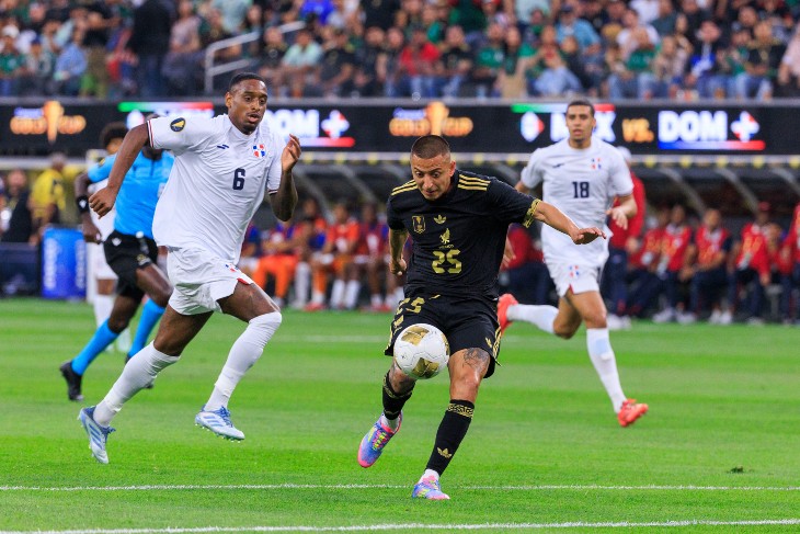 Фрагмент матча Мексика — Доминиканская Республика