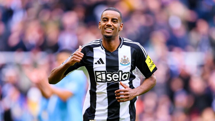 Александер Исак