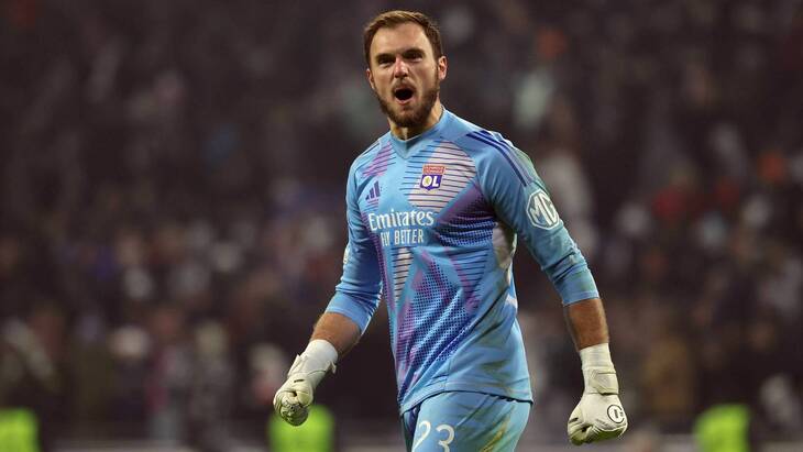 Лукас Перри