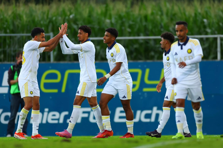 Игроки Аль-Насра празднуют гол