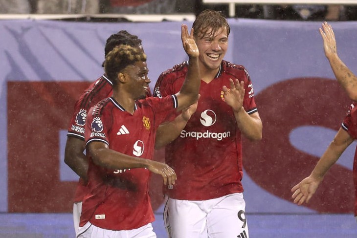 Амад Диалло и Расмус Хёйлунн