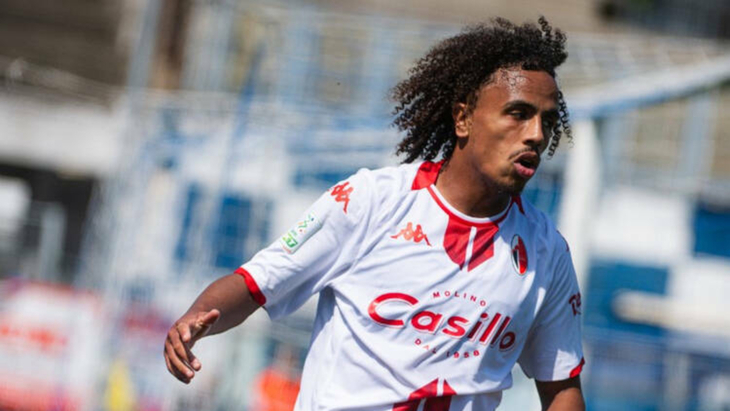 Мехди Дорваль — защитник «Бари»