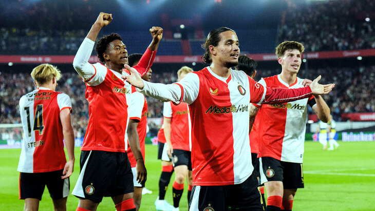 Игроки Фейеноорда празднуют победу