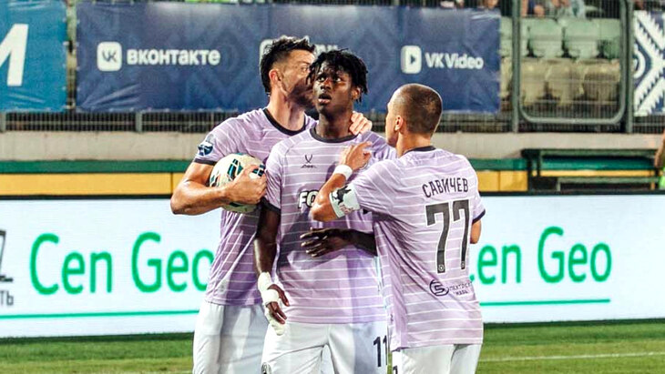 Беншимол празднует гол