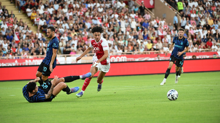 Аклиуш с мячом