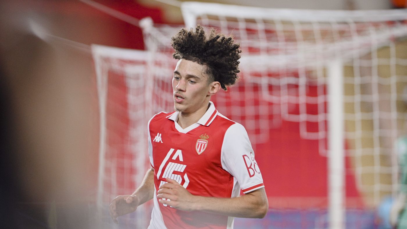 Манес Аклиуш