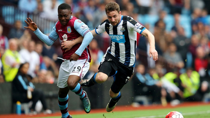 Фрагмент матча «Астон Вилла» — «Ньюкасл Юнайтед»