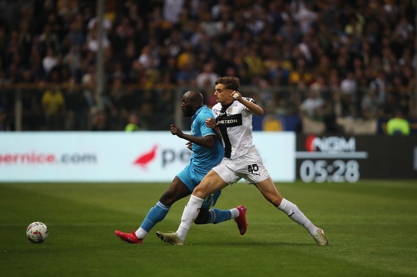 Джованни Леони против Ромелу Лукаку