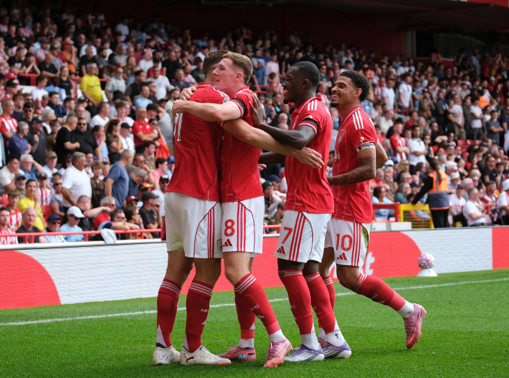 Крис Вуд празднует гол