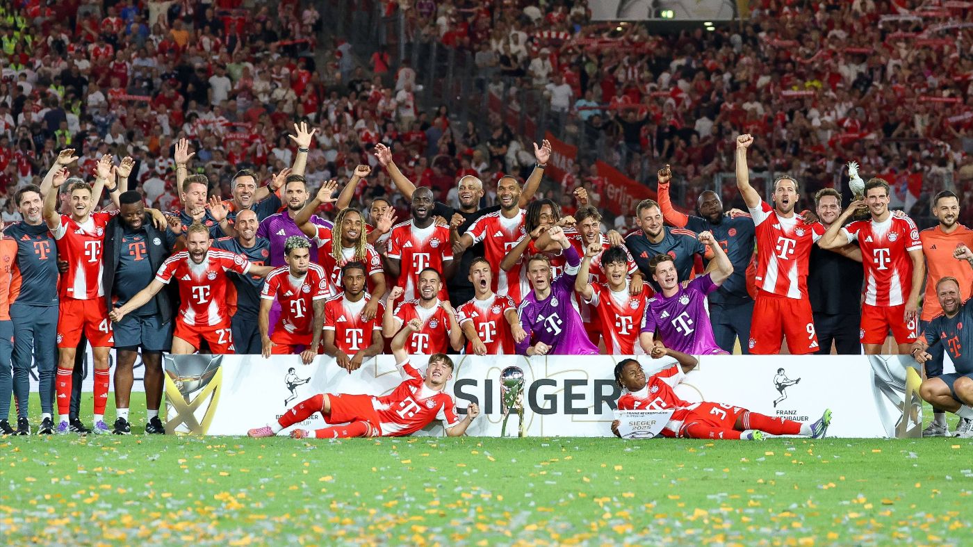 «Бавария» после победы над «Штутгартом» в матче за Суперкубок Германии