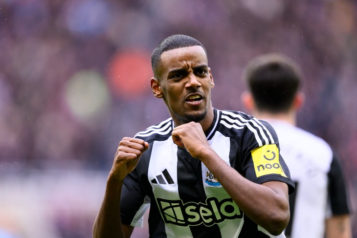 Александер Исак