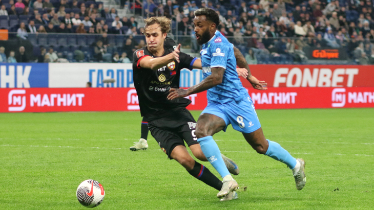 Матвей Лукин (слева)