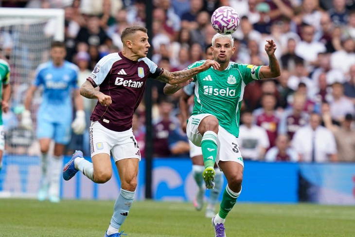 Фрагмент матча «Астон Вилла» — «Ньюкасл»