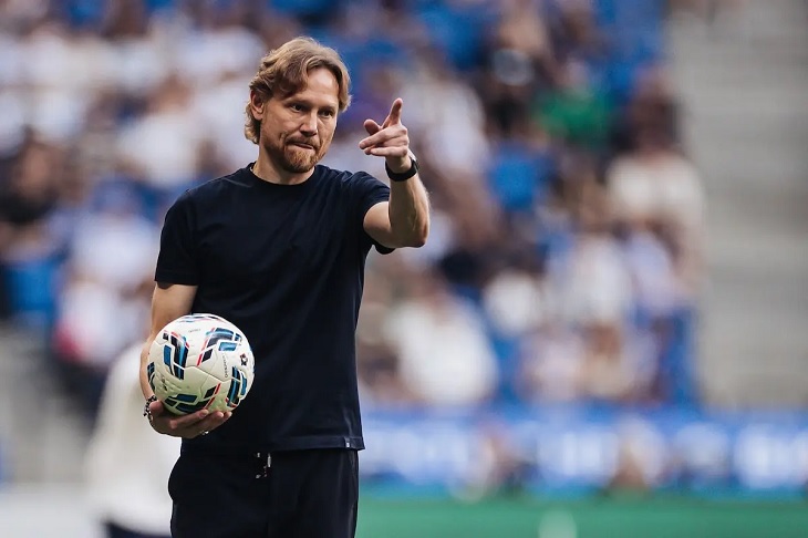 Валерий Карпин