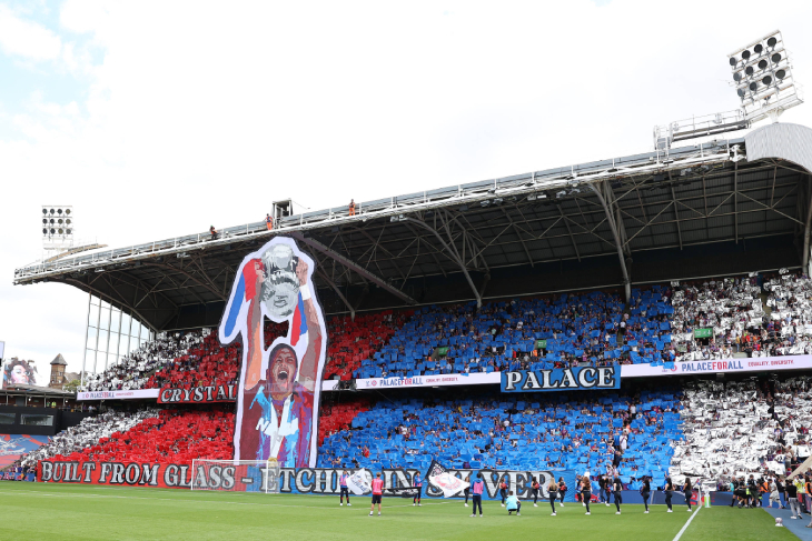 Перфоманс фанатов Кристал Пэлас