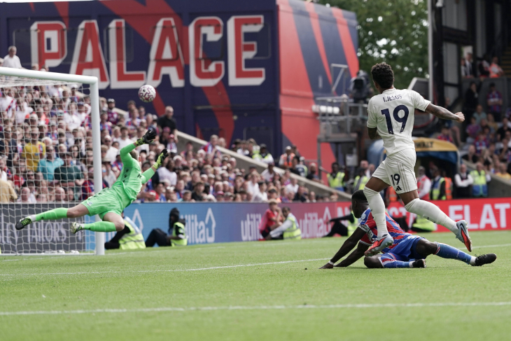 Удар Игора Жезуса