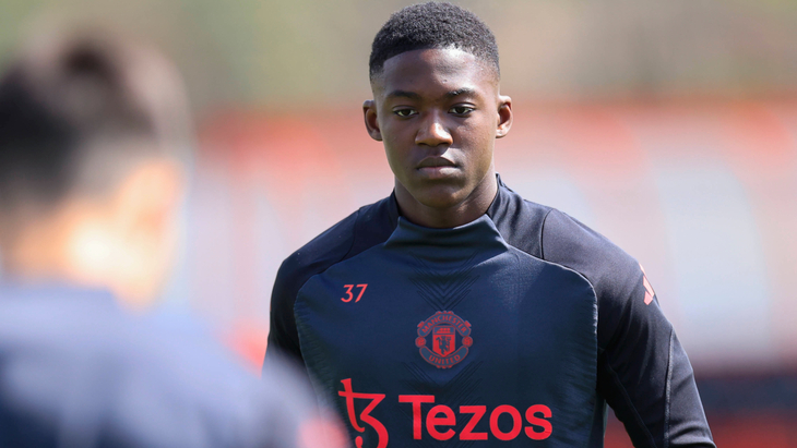 Кобби Мейну