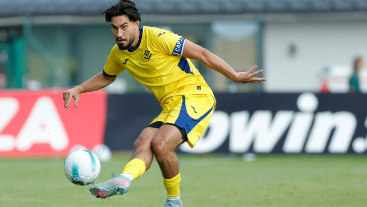 Суат Сердар