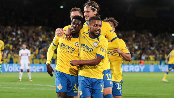 Кристиан Конте празднует гол