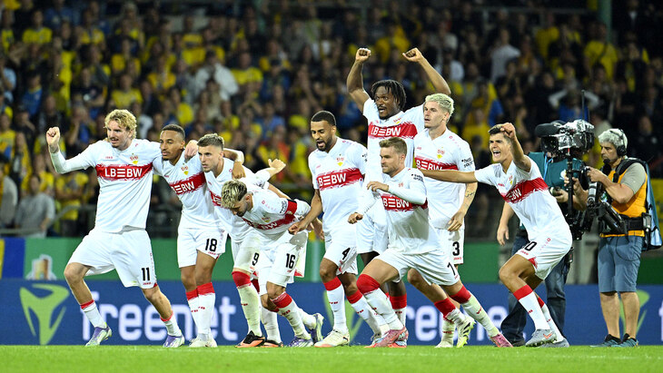 Игроки Штутгарта после победы в серии пенальти