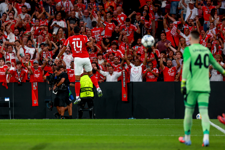 Павлидис празднует отменённый гол