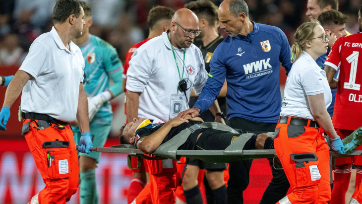 Робин Фелльхауэр на носилках