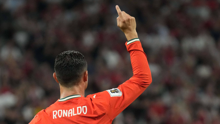 Криштиану Роналду — нападающий сборной Португалии