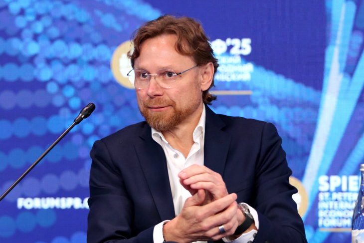 Валерий Карпин