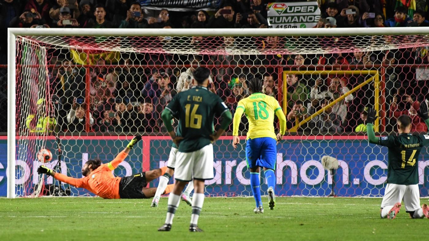 Сборная Боливии одержала историческую победу над Бразилией