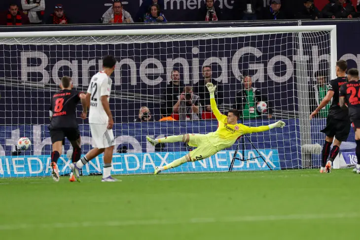 «Байер» — «Айнтрахт»