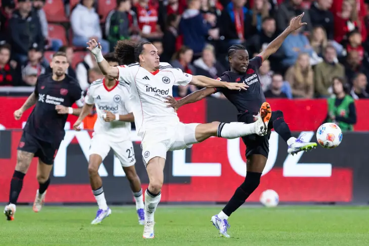 «Байер» — «Айнтрахт»