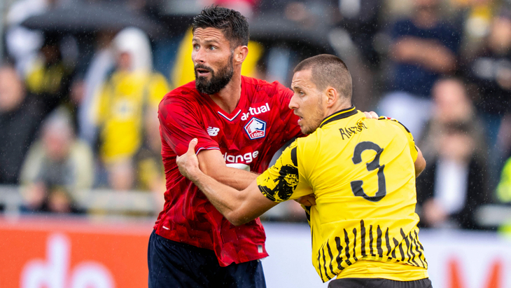 Оливье Жиру (слева)