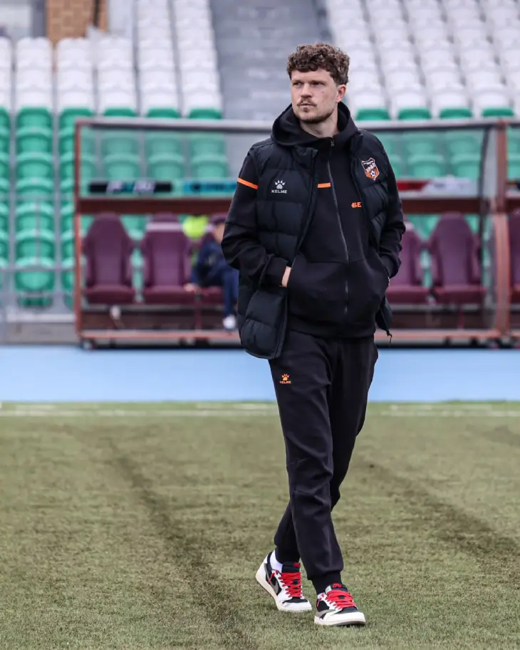 Игроки перед матчем