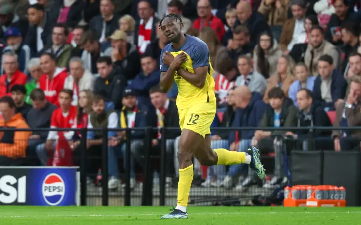 Промис Дэвид празднует гол