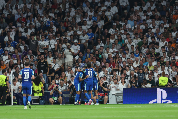 Игроки Марселя празднуют гол