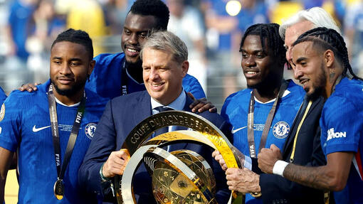 Тодд Боэли с игроками «Челси» после победы на КЧМ 