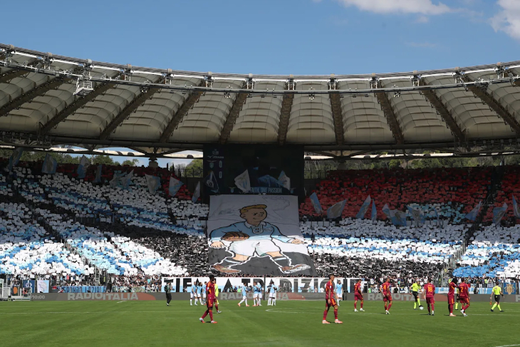 Перфоманс фанатов Лацио перед матчем