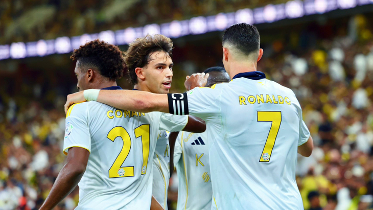 Игроки «Аль-Насра» празднуют гол