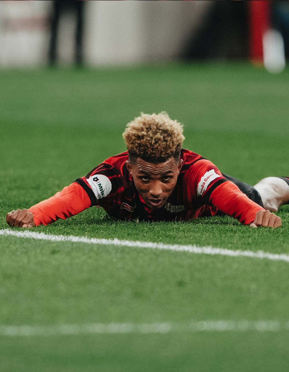 Жедсон празднует гол