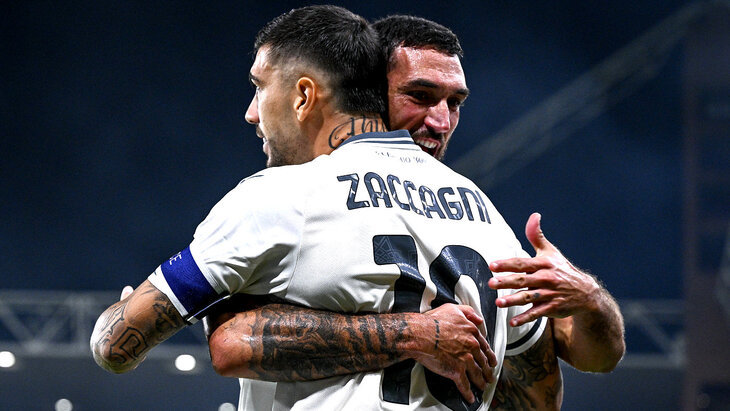 Игроки «Лацио» празднуют гол