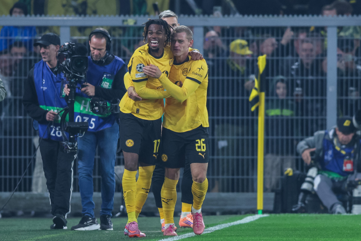 Карни Чуквуэмека празднует гол