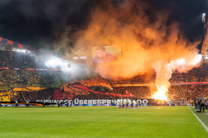 Огненный перфоманс фанатов «Базеля» перед матчем