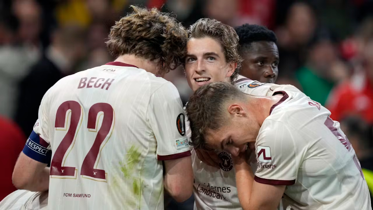 Игроки «Мидтьюлланна» празднуют гол