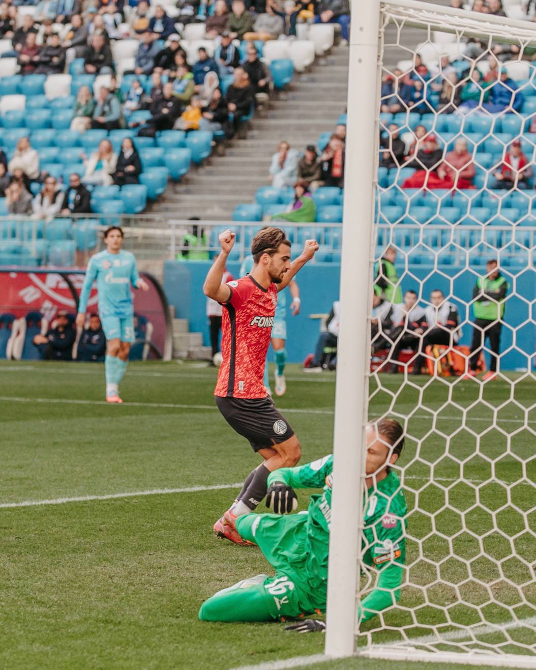 Эдгар Севикян празднует гол