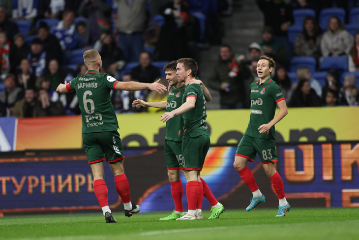 Данил Пруцев празднует гол