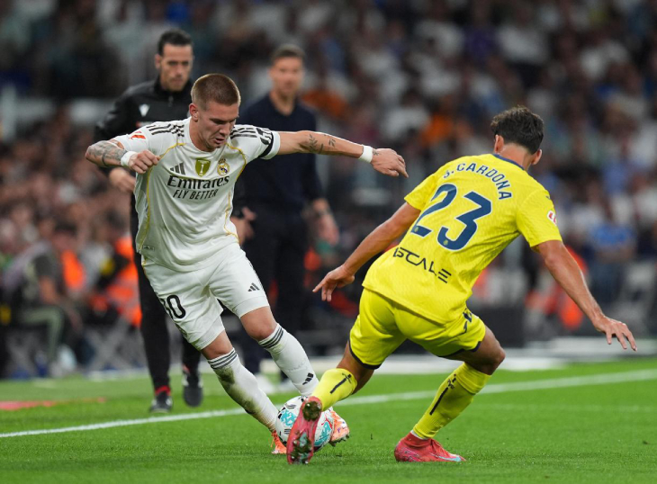 Франко Мастантуоно с мячом