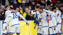 Игроки сборной Косово празднуют гол