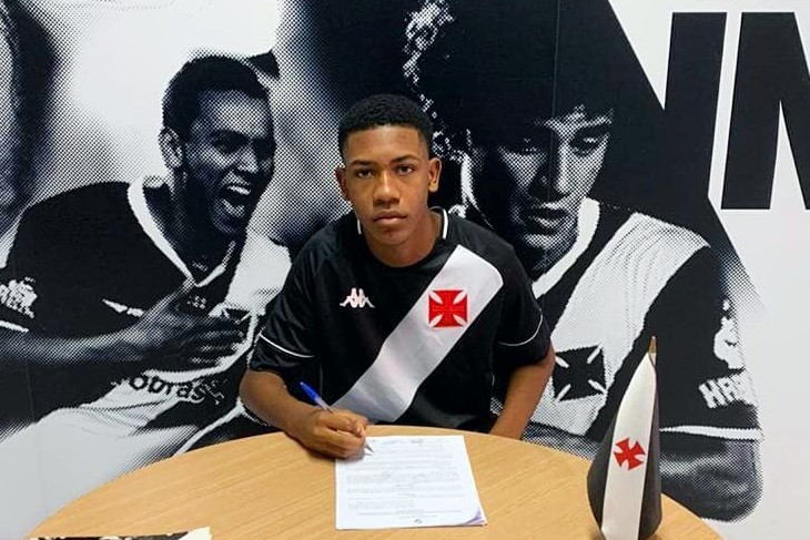 Райан Витор